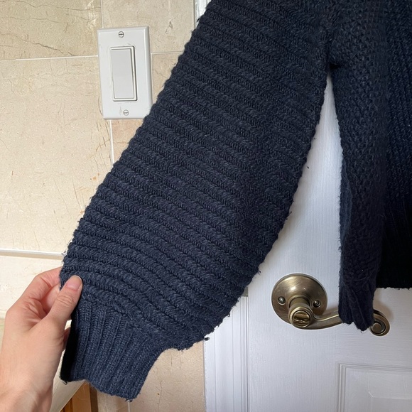 Abercrombie & Fitch | Navy Cable Knit Balloon Sleeve Turtleneck Sweater - Size M - Picture 5 of 8